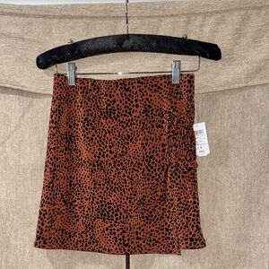 Windsor size S Leopard Print Brown & Black Skirt with ties on side, Brand new
